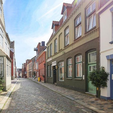 Ferienwohnung Altes Kontorhaus Kajüte Husum  Exterior foto