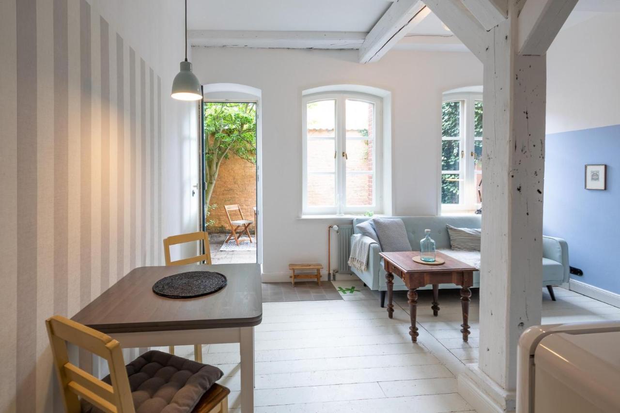 Ferienwohnung Altes Kontorhaus Kajüte Husum  Exterior foto