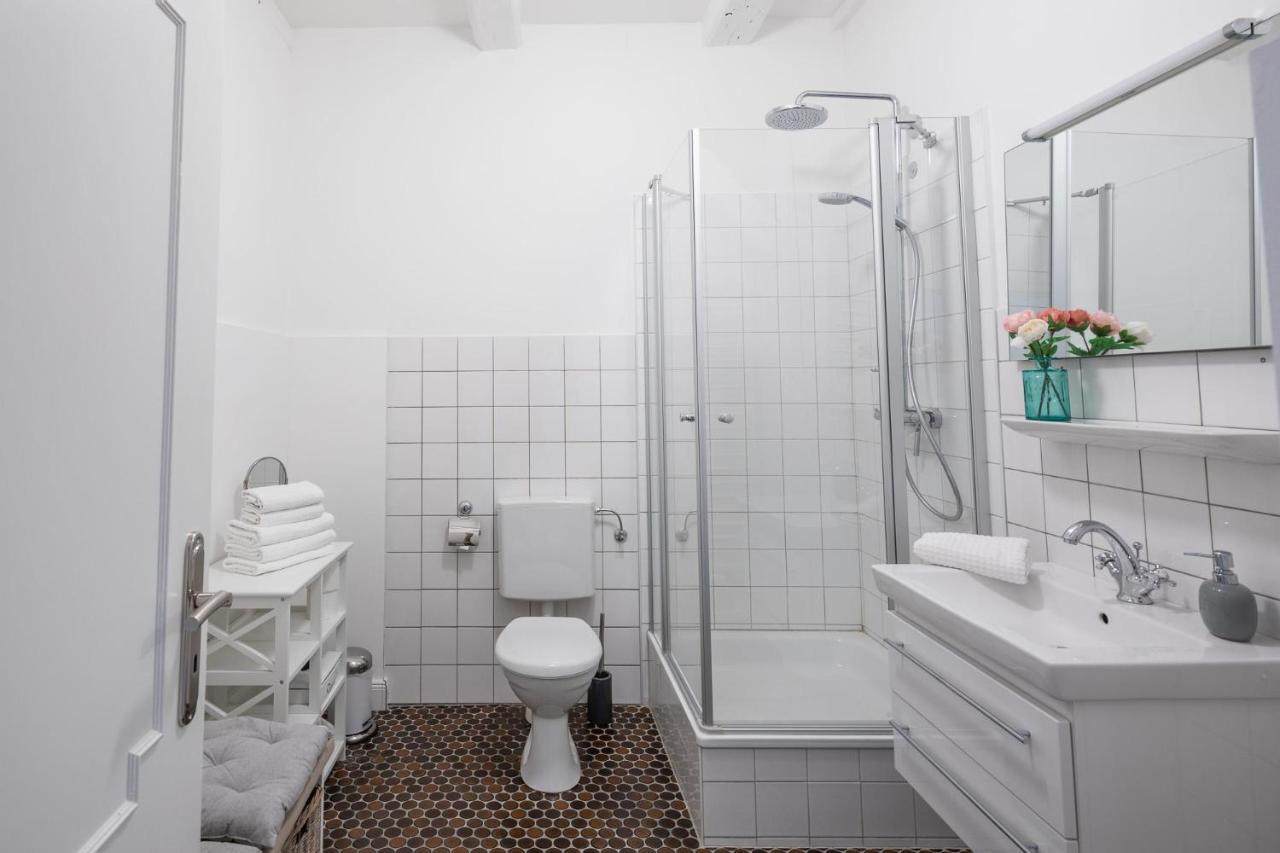 Ferienwohnung Altes Kontorhaus Kajüte Husum  Exterior foto